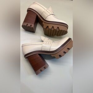 Agl MADE IN ITALY LEATHER Cream and Brown Platform Loafers with Chunky Heel